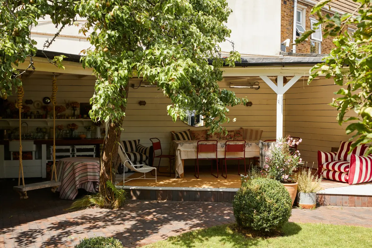 Floral Textiles, Period Details, and a Garden Oasis in a London Family Home 33 edwardian-london-townhouse-garden-oasis-buchanan-studio