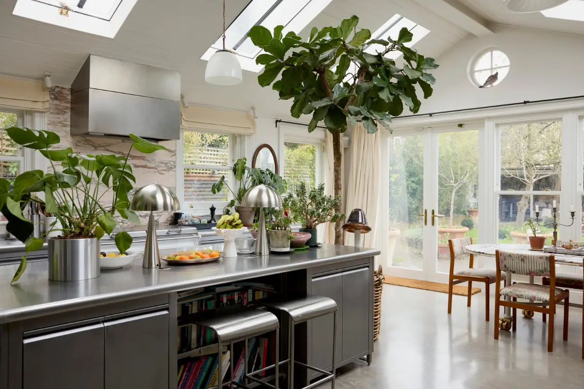 Floral Textiles, Period Details, and a Garden Oasis in a London Family Home 8 edwardian-london-townhouse-garden-oasis-buchanan-studio