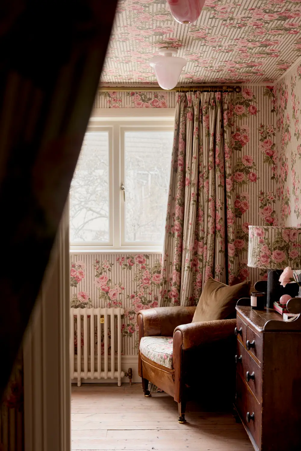 Floral Textiles, Period Details, and a Garden Oasis in a London Family Home 22 edwardian-london-townhouse-garden-oasis-buchanan-studio