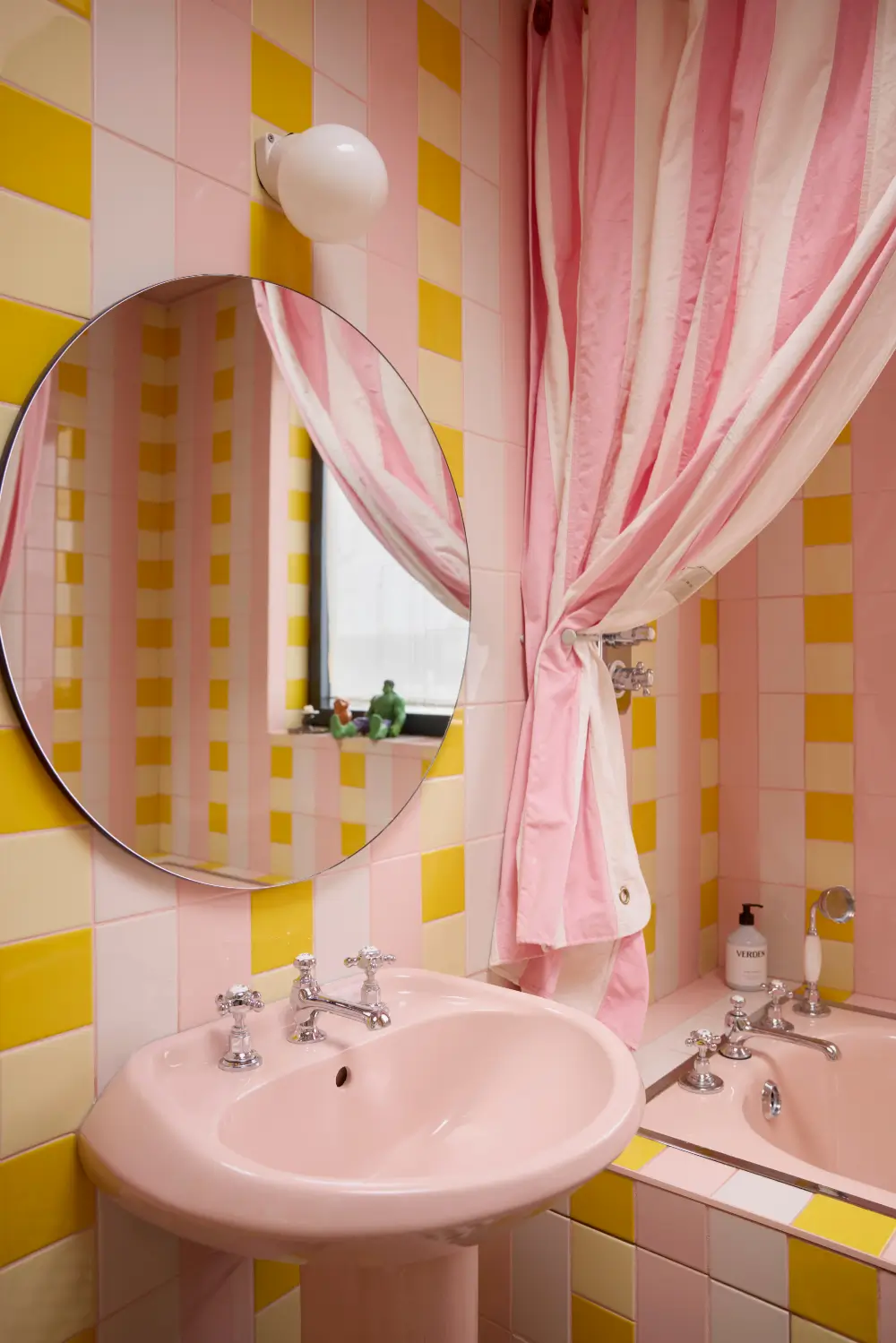 Floral Textiles, Period Details, and a Garden Oasis in a London Family Home 29 edwardian-london-townhouse-garden-oasis-buchanan-studio