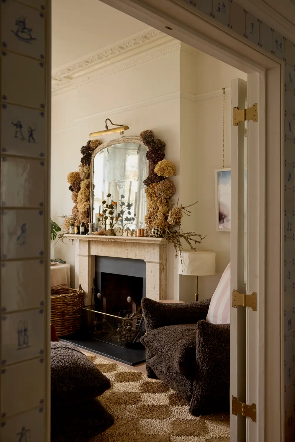 Floral Textiles, Period Details, and a Garden Oasis in a London Family Home 3 edwardian-london-townhouse-garden-oasis-buchanan-studio