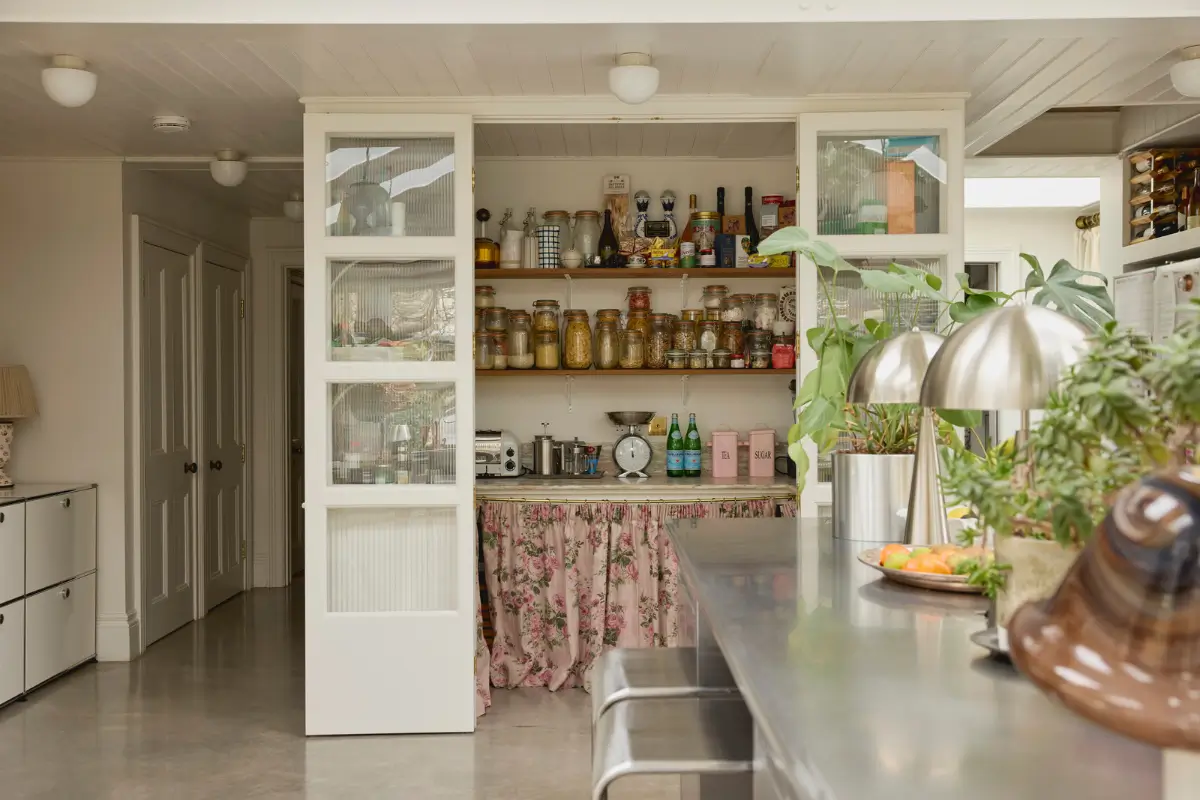 Floral Textiles, Period Details, and a Garden Oasis in a London Family Home 11 edwardian-london-townhouse-garden-oasis-buchanan-studio