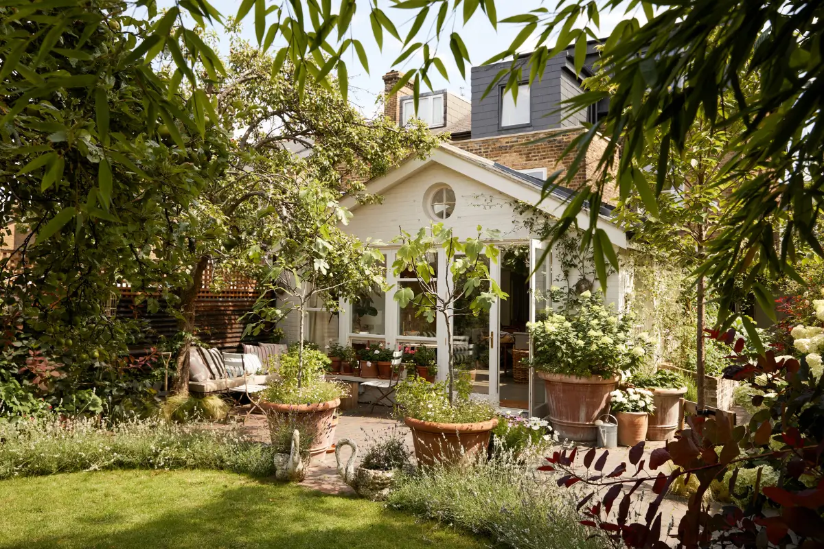 Floral Textiles, Period Details, and a Garden Oasis in a London Family Home 30 edwardian-london-townhouse-garden-oasis-buchanan-studio