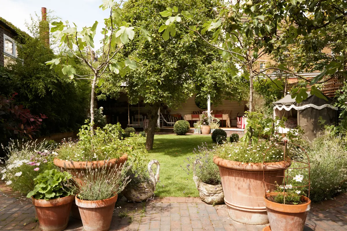Floral Textiles, Period Details, and a Garden Oasis in a London Family Home 32 edwardian-london-townhouse-garden-oasis-buchanan-studio