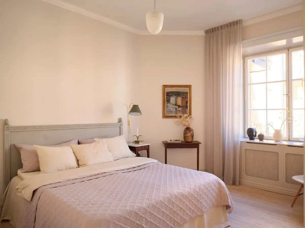 A Light Color Palette and Large Windows for a Bright Early 20th-Century Apartment 16 elegant-family-apartment-stockholm-nordroom