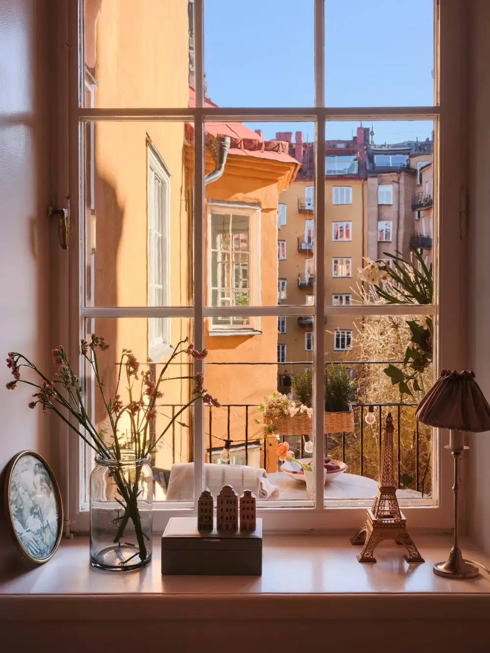 A Light Color Palette and Large Windows for a Bright Early 20th-Century Apartment 22 elegant-family-apartment-stockholm-nordroom