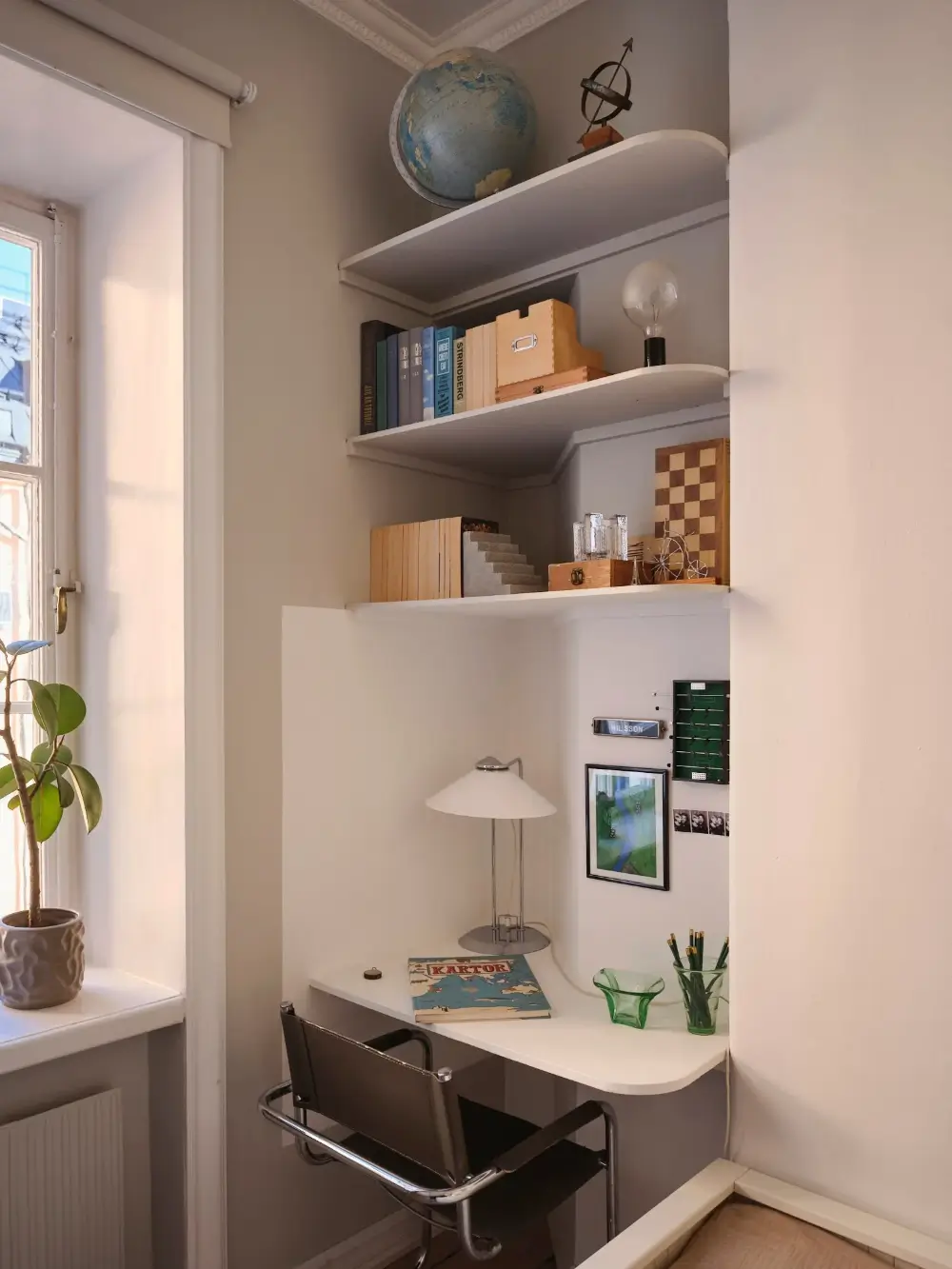 A Light Color Palette and Large Windows for a Bright Early 20th-Century Apartment 24 elegant-family-apartment-stockholm-nordroom