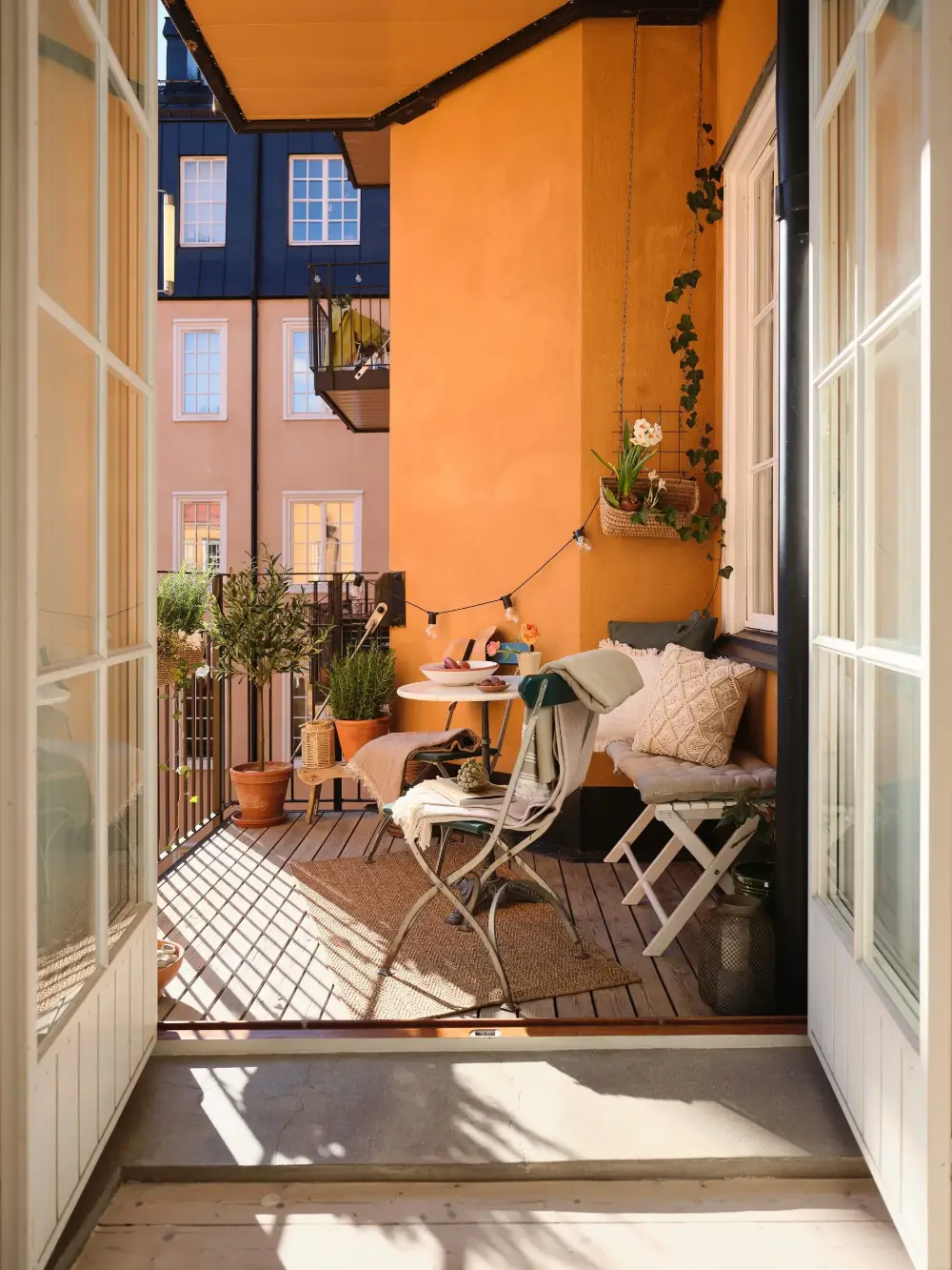 A Light Color Palette and Large Windows for a Bright Early 20th-Century Apartment 14 elegant-family-apartment-stockholm-nordroom