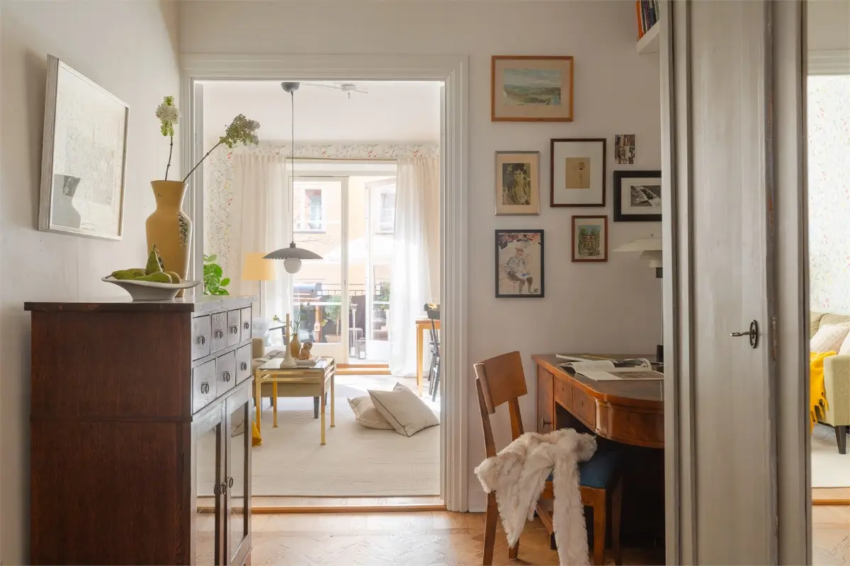 Floral Wallpaper in a Ground Floor 1930s Apartment in Stockholm 16 floral-wallpaper-ground-floor-stockholm-apartment-nordroom