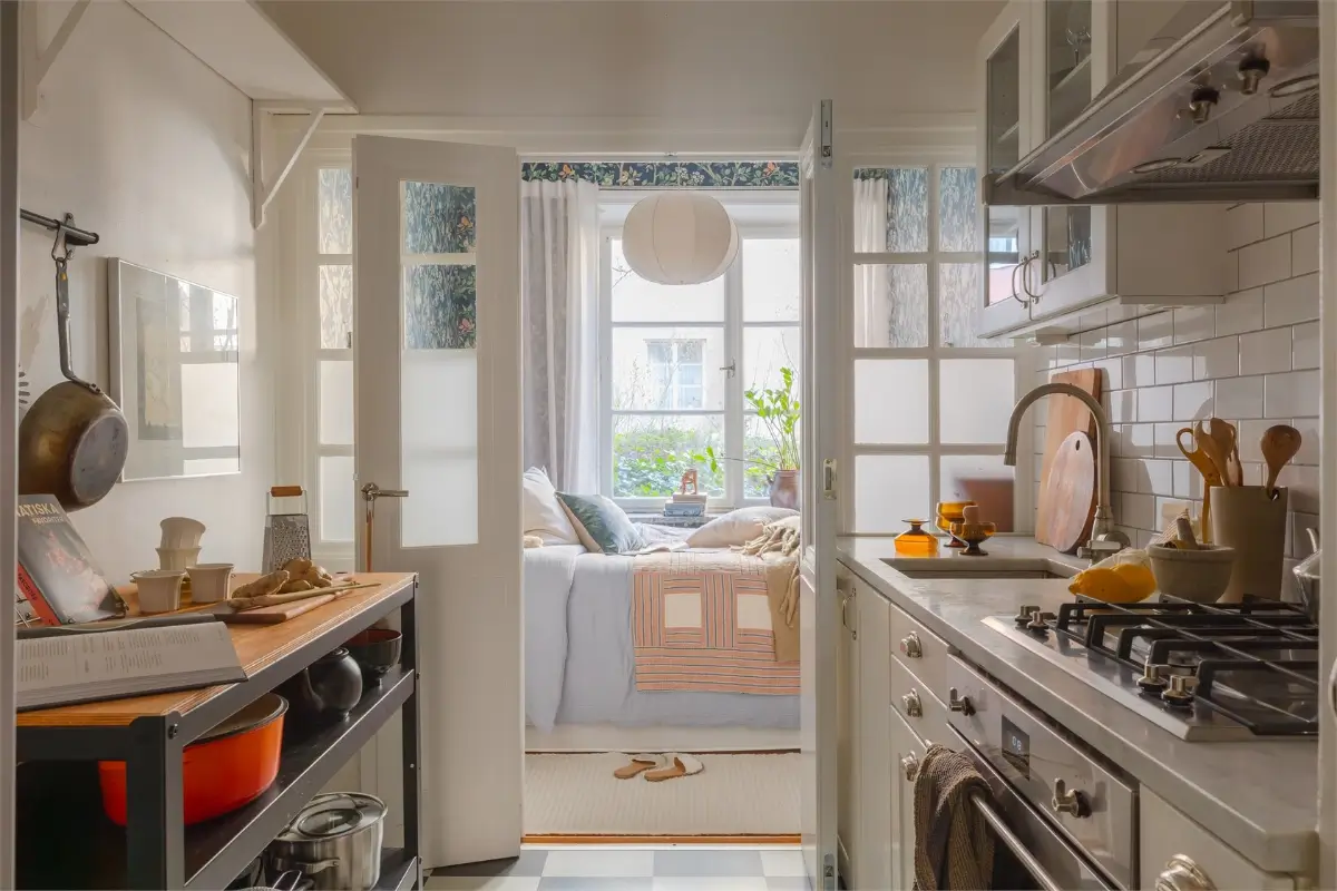 Floral Wallpaper in a Ground Floor 1930s Apartment in Stockholm 19 floral-wallpaper-ground-floor-stockholm-apartment-nordroom