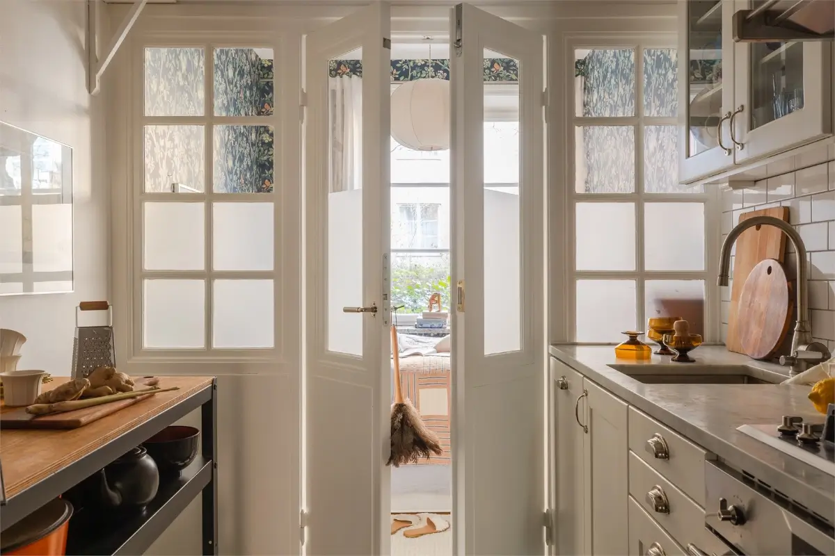 Floral Wallpaper in a Ground Floor 1930s Apartment in Stockholm 24 floral-wallpaper-ground-floor-stockholm-apartment-nordroom