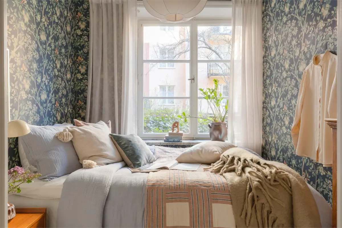 Floral Wallpaper in a Ground Floor 1930s Apartment in Stockholm 26 floral-wallpaper-ground-floor-stockholm-apartment-nordroom