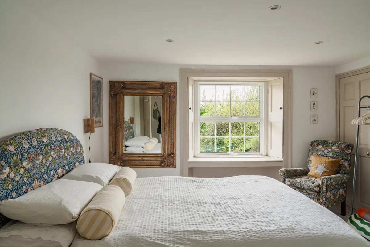 A Spacious 1830s Family Home With Sea Views in Somerset 25 georgian-seaside-home-portishead-somerset