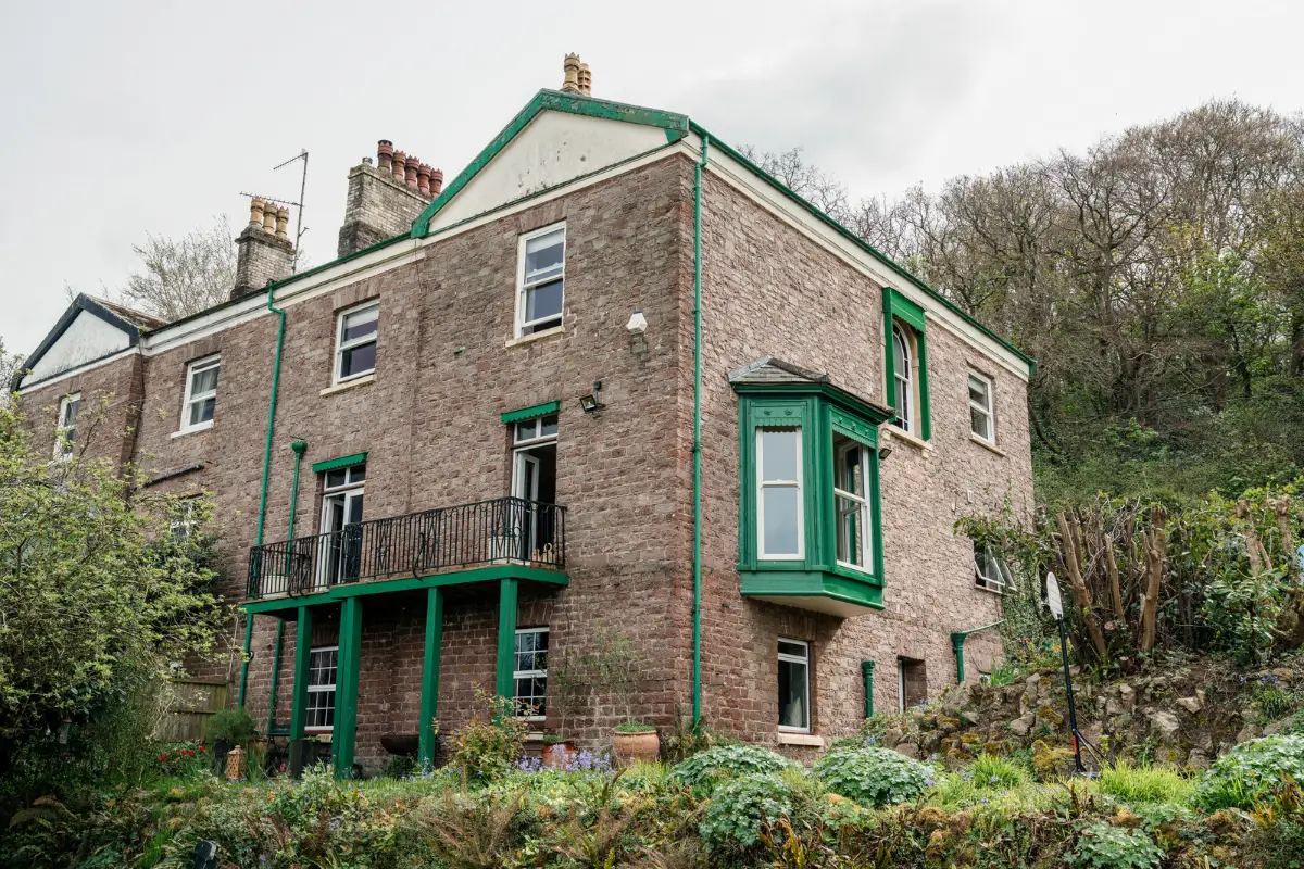 A Spacious 1830s Family Home With Sea Views in Somerset 27 georgian-seaside-home-portishead-somerset