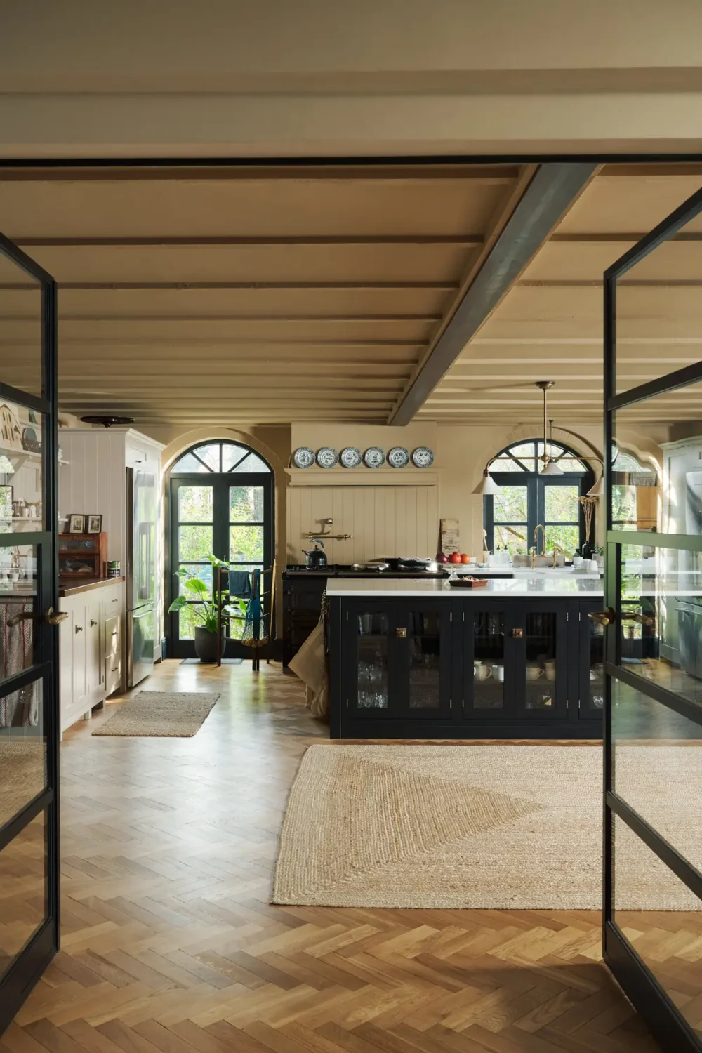 A Grand deVOL Shaker Kitchen in a Late 19th-Century Home 2 grand-kitchen-devol-shaker-cabinets-19th-century-house-england-nordroom