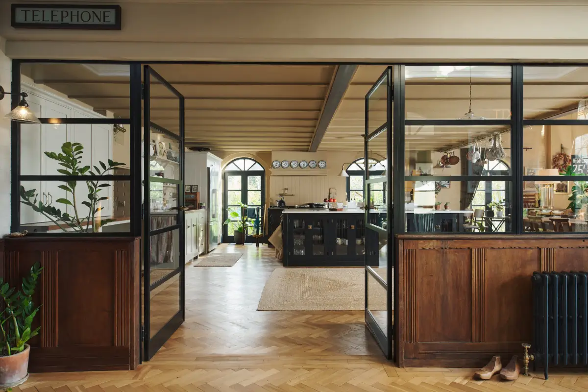 A Grand deVOL Shaker Kitchen in a Late 19th-Century Home 1 grand-kitchen-devol-shaker-cabinets-19th-century-house-england-nordroom