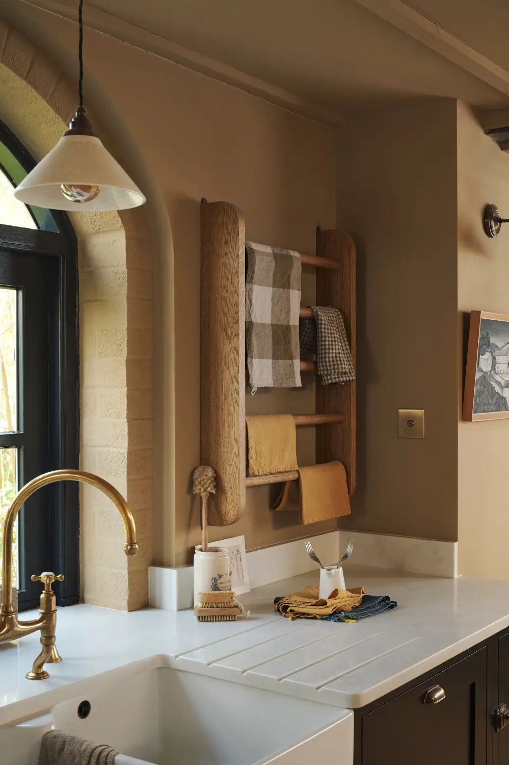 A Grand deVOL Shaker Kitchen in a Late 19th-Century Home 9 grand-kitchen-devol-shaker-cabinets-19th-century-house-england-nordroom