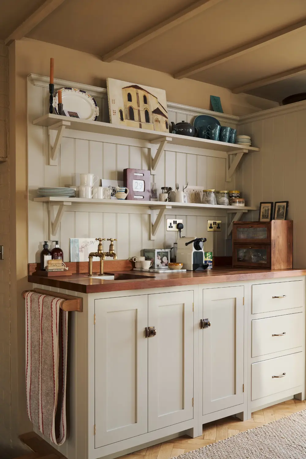 A Grand deVOL Shaker Kitchen in a Late 19th-Century Home 18 grand-kitchen-devol-shaker-cabinets-19th-century-house-england-nordroom