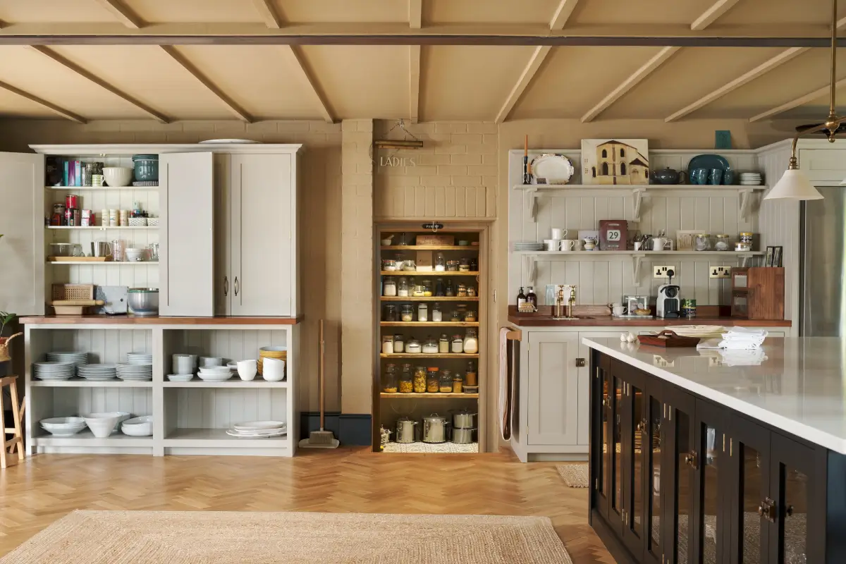 A Grand deVOL Shaker Kitchen in a Late 19th-Century Home 17 grand-kitchen-devol-shaker-cabinets-19th-century-house-england-nordroom
