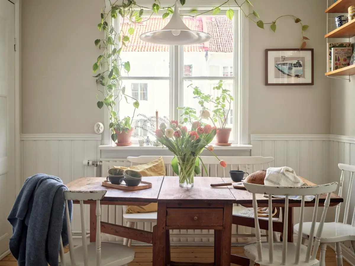 A Charming 1920s Apartment in Gothenburg 14 historic-character-light-scandinavian-apartment-nordroom