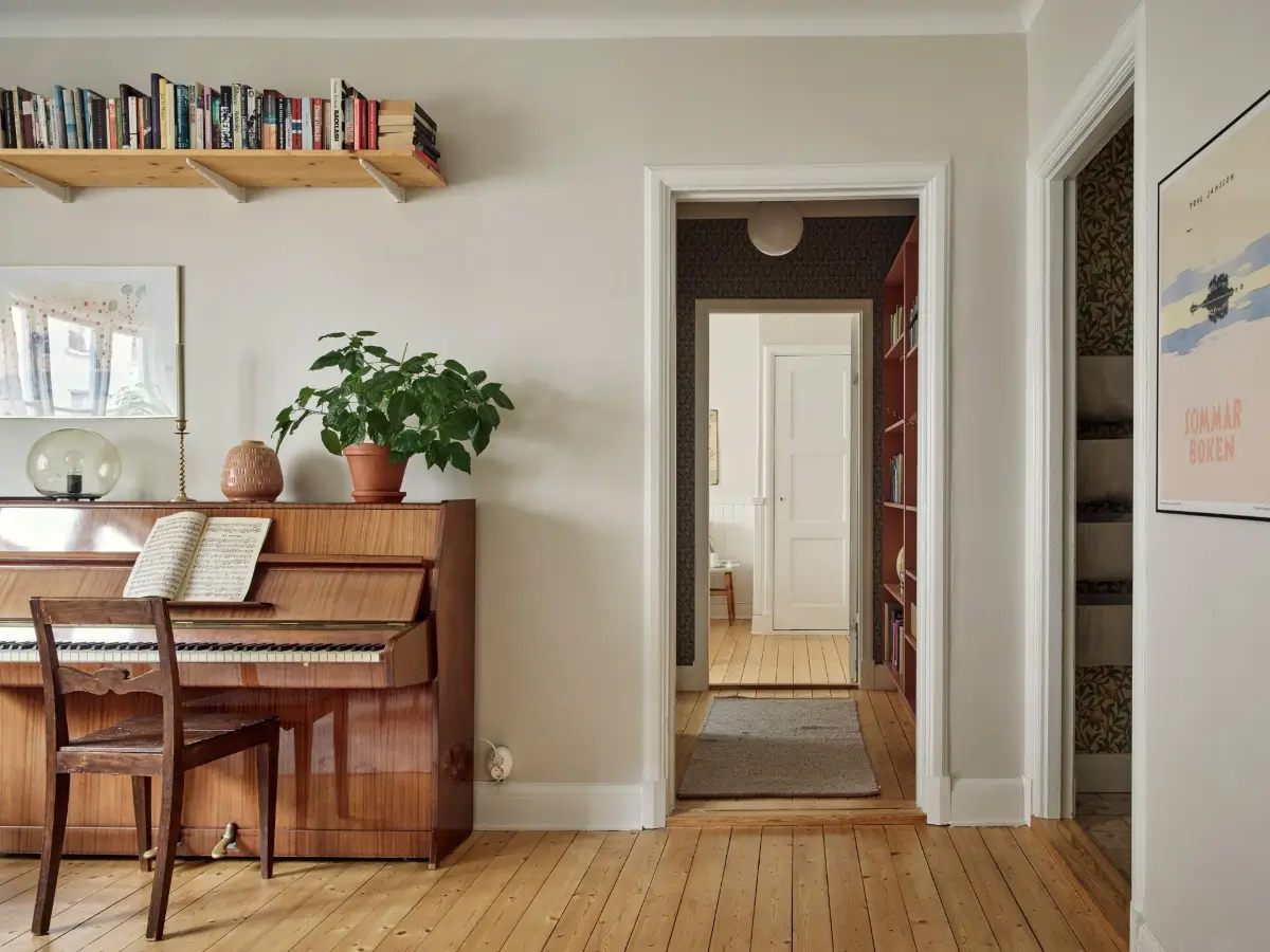 A Charming 1920s Apartment in Gothenburg 19 historic-character-light-scandinavian-apartment-nordroom