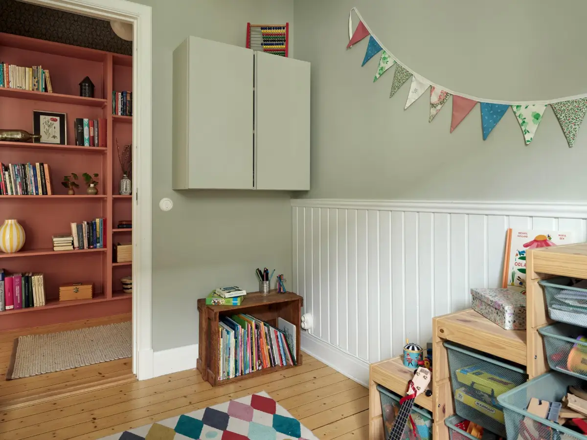 A Charming 1920s Apartment in Gothenburg 28 historic-character-light-scandinavian-apartment-nordroom