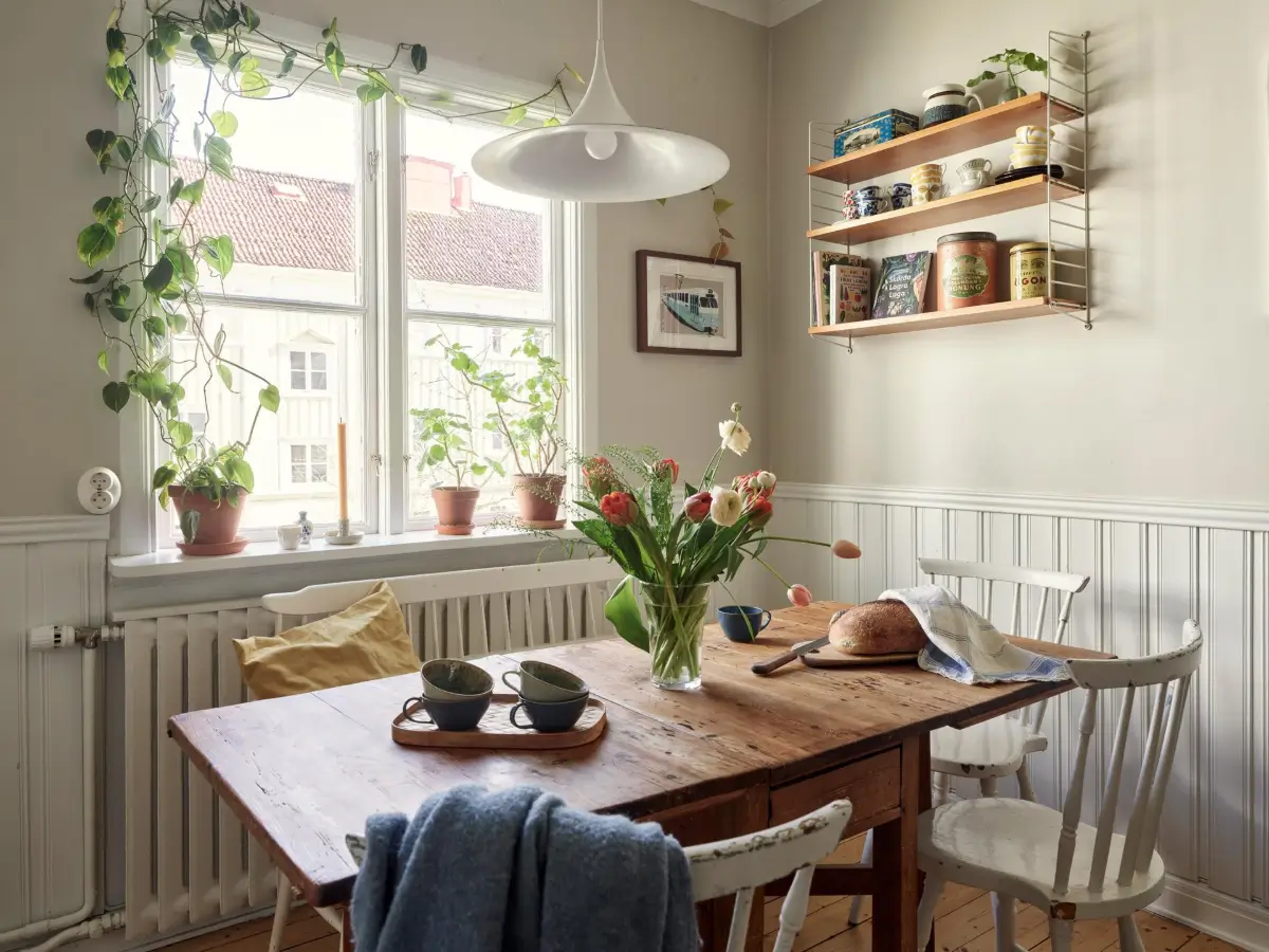 A Charming 1920s Apartment in Gothenburg 12 historic-character-light-scandinavian-apartment-nordroom