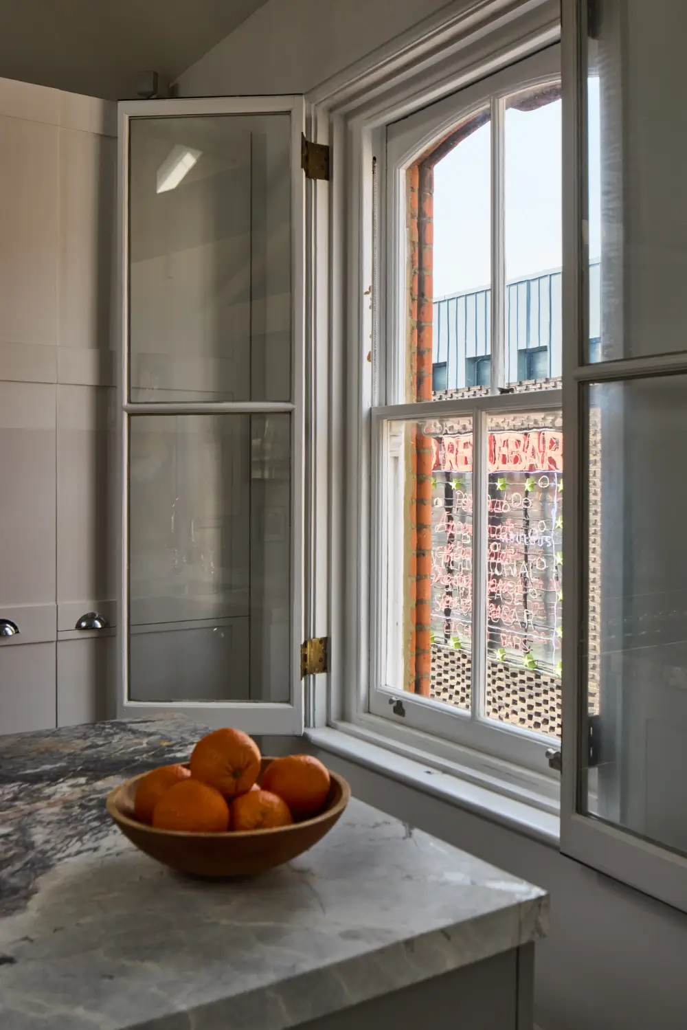 A Light, Art-Filled Soho Apartment with a Private Rooftop Terrace 9 light-art-filled-soho-apartment-rooftop-garden