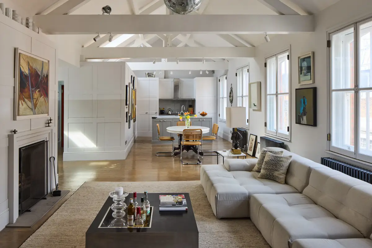 A Light, Art-Filled Soho Apartment with a Private Rooftop Terrace 4 light-art-filled-soho-apartment-rooftop-garden