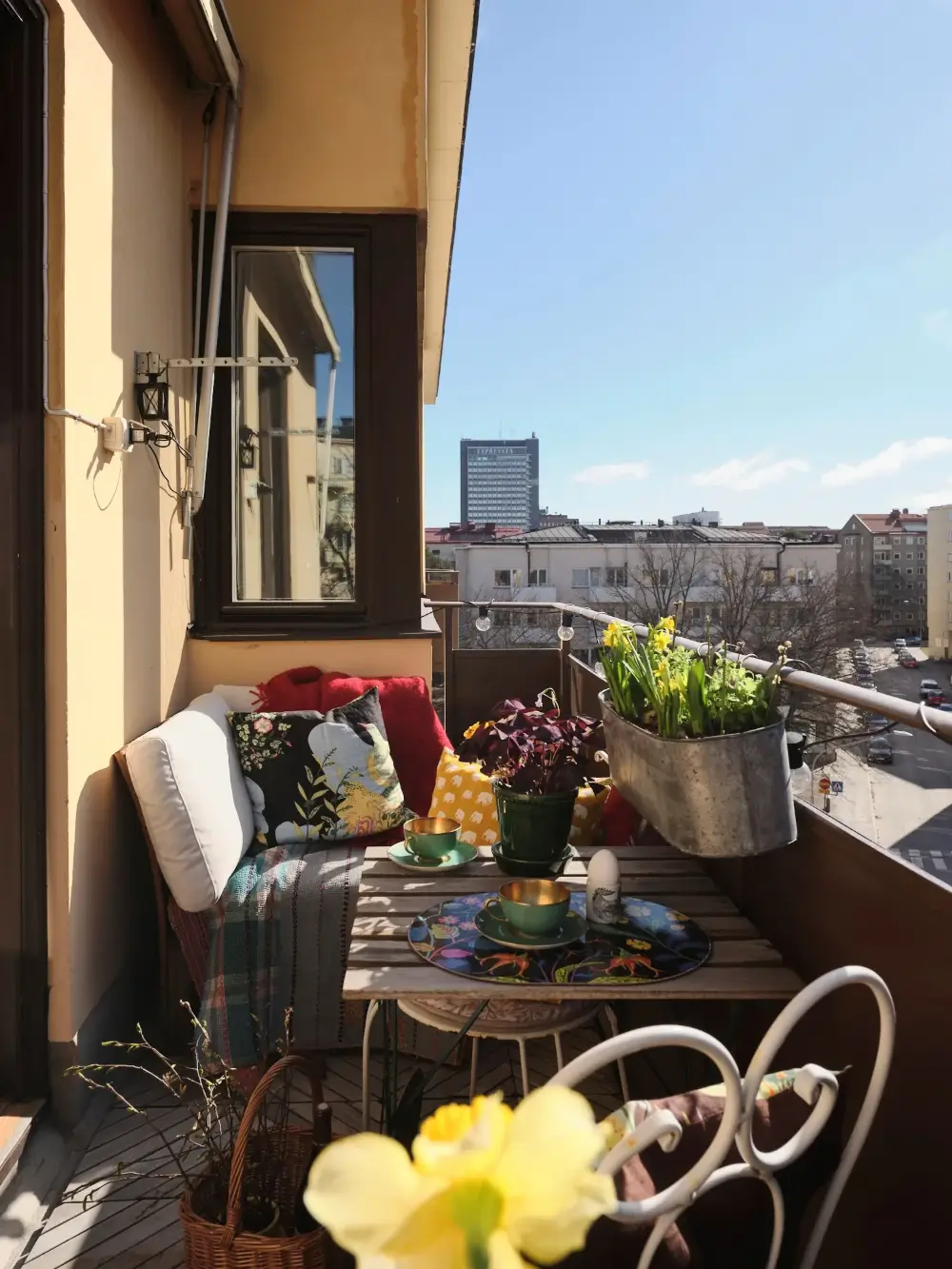 A Harmonious Color and Material Palette in a 1930s Apartment 16 light-filled-renovated-1930s-corner-apartment-stockholm-nordroom