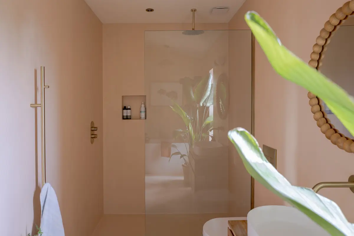 A Modern Cottage with Pink Plaster Walls and a Central Courtyard Garden 20 modern-three-bedroom-cottage-cornwall-nordroom