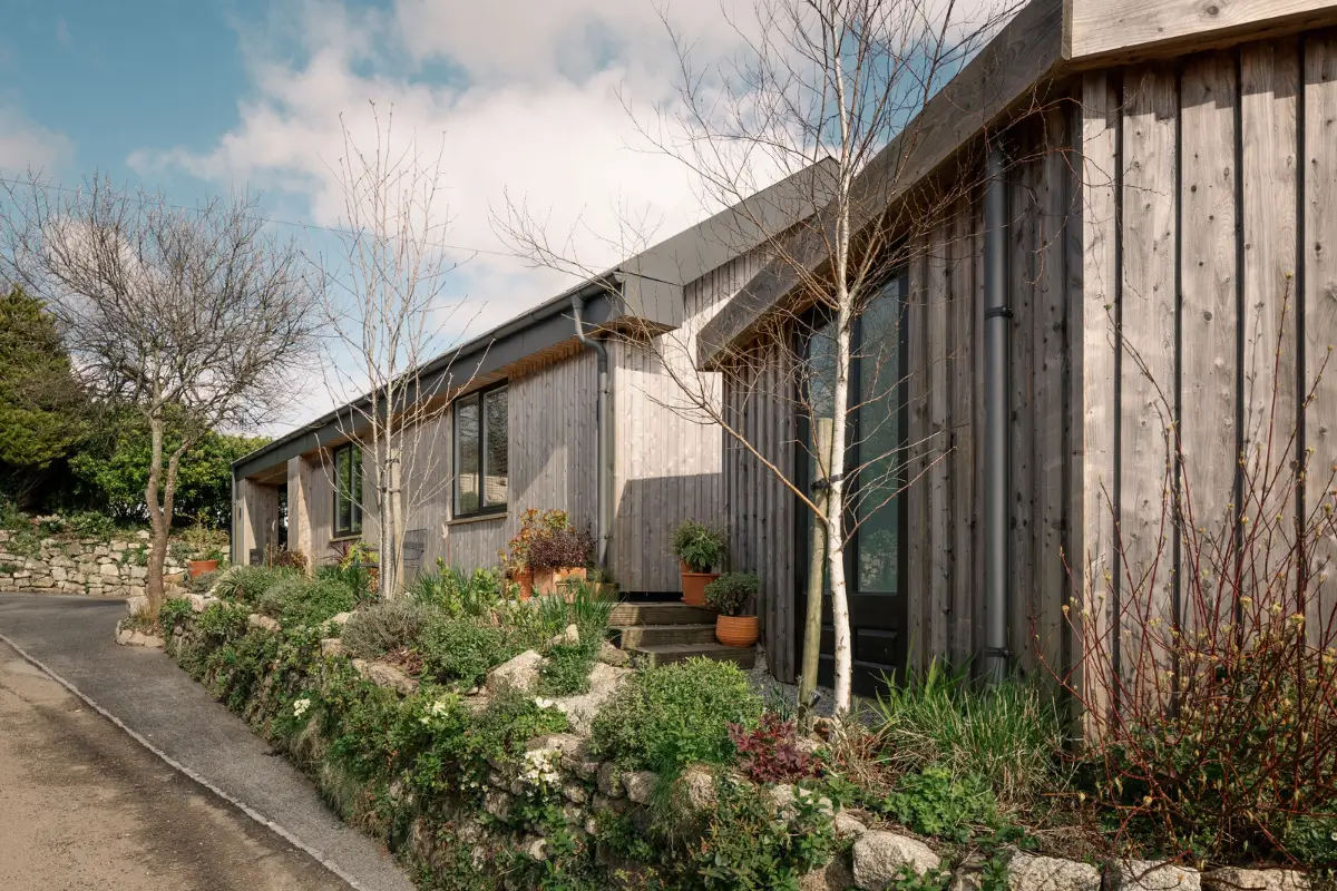 A Modern Cottage with Pink Plaster Walls and a Central Courtyard Garden 24 modern-three-bedroom-cottage-cornwall-nordroom