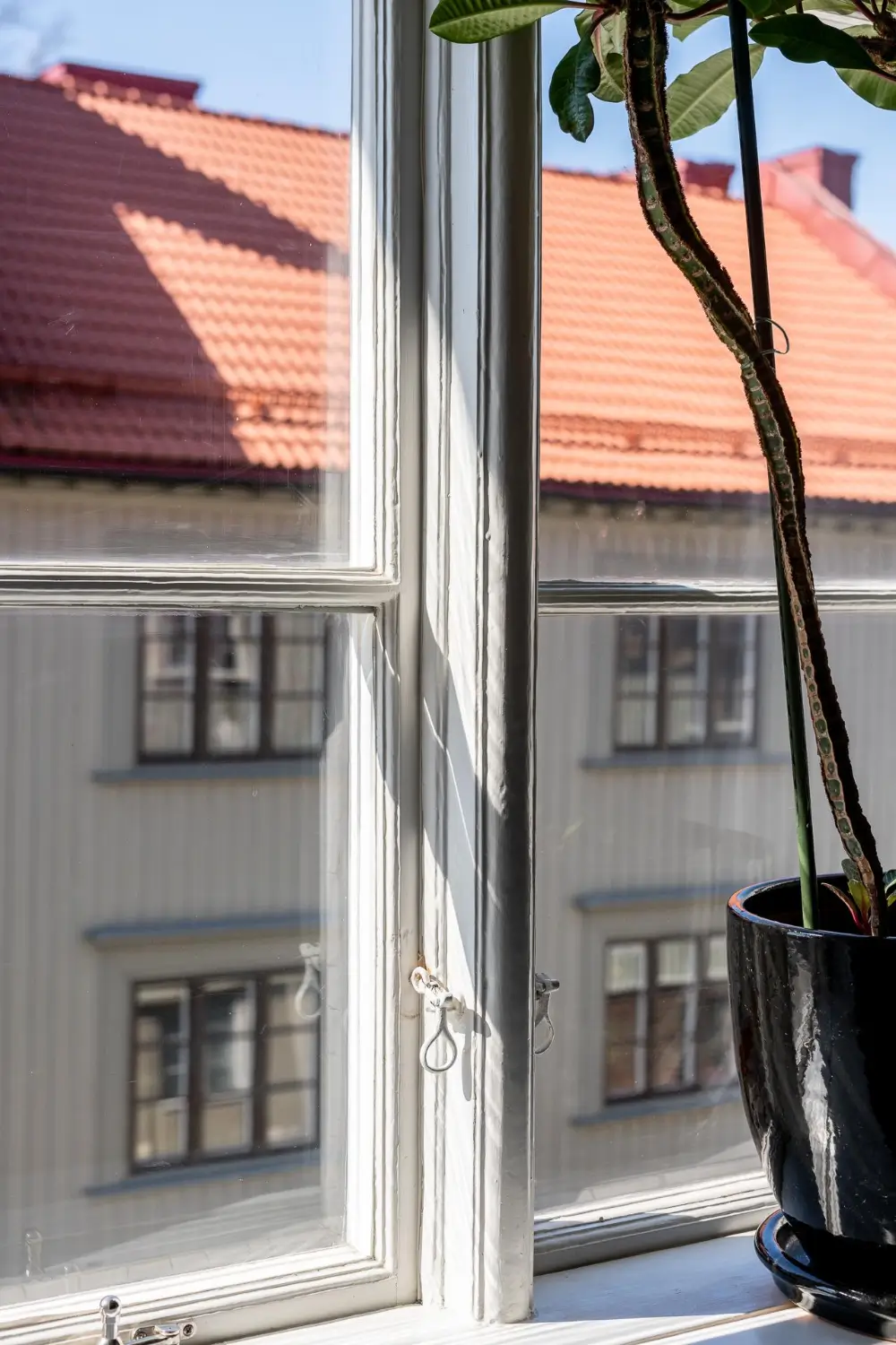 A Serene Palette and a Lovely Custom-Built Kitchen in a Gothenburg Apartment 23 natural-materials-serene-colors-gothenburg-apartment-nordroom
