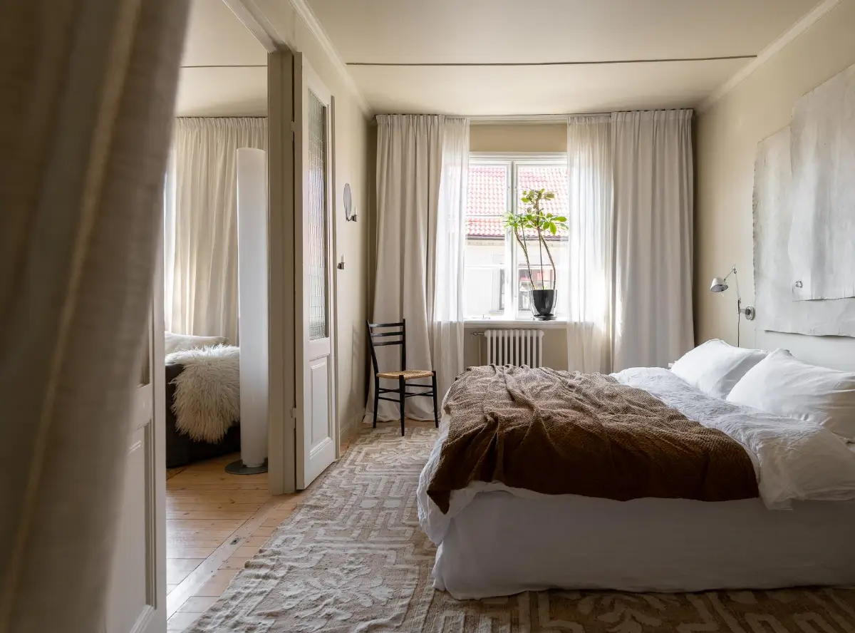 A Serene Palette and a Lovely Custom-Built Kitchen in a Gothenburg Apartment 22 natural-materials-serene-colors-gothenburg-apartment-nordroom