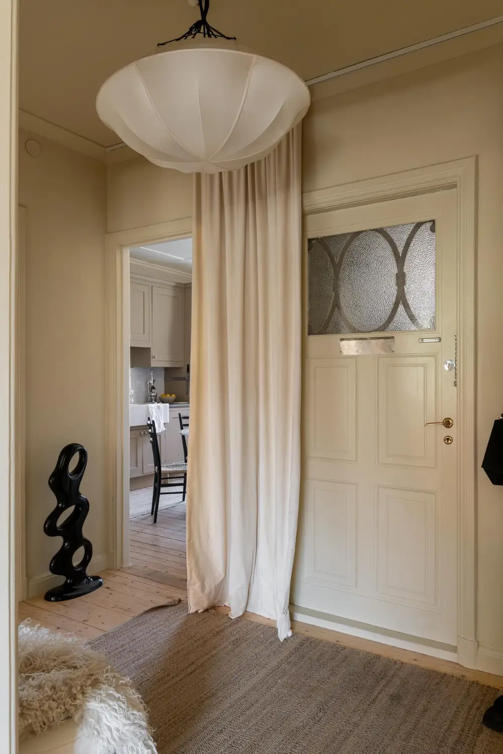 A Serene Palette and a Lovely Custom-Built Kitchen in a Gothenburg Apartment 37 natural-materials-serene-colors-gothenburg-apartment-nordroom