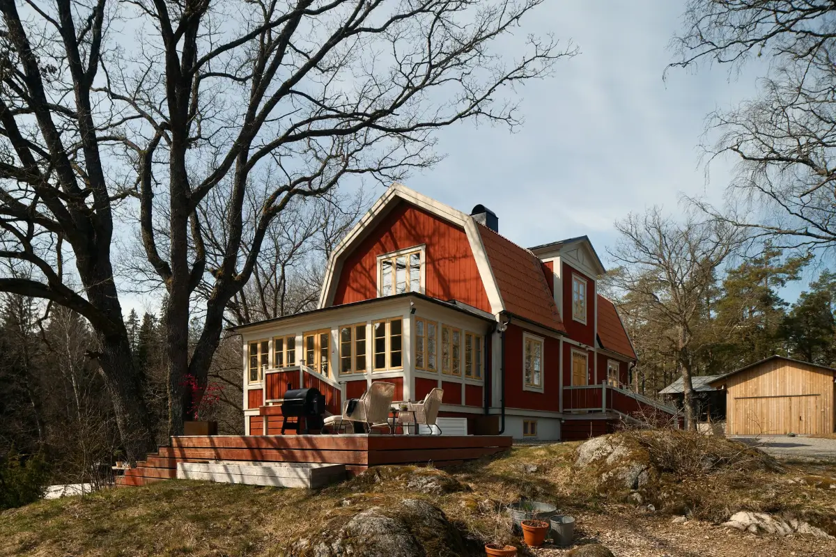 A Restored 1920s Swedish Home Set in an Idyllic Location South of Stockholm 1 renovated-1920s-swedish-house-surrounded-by-nature