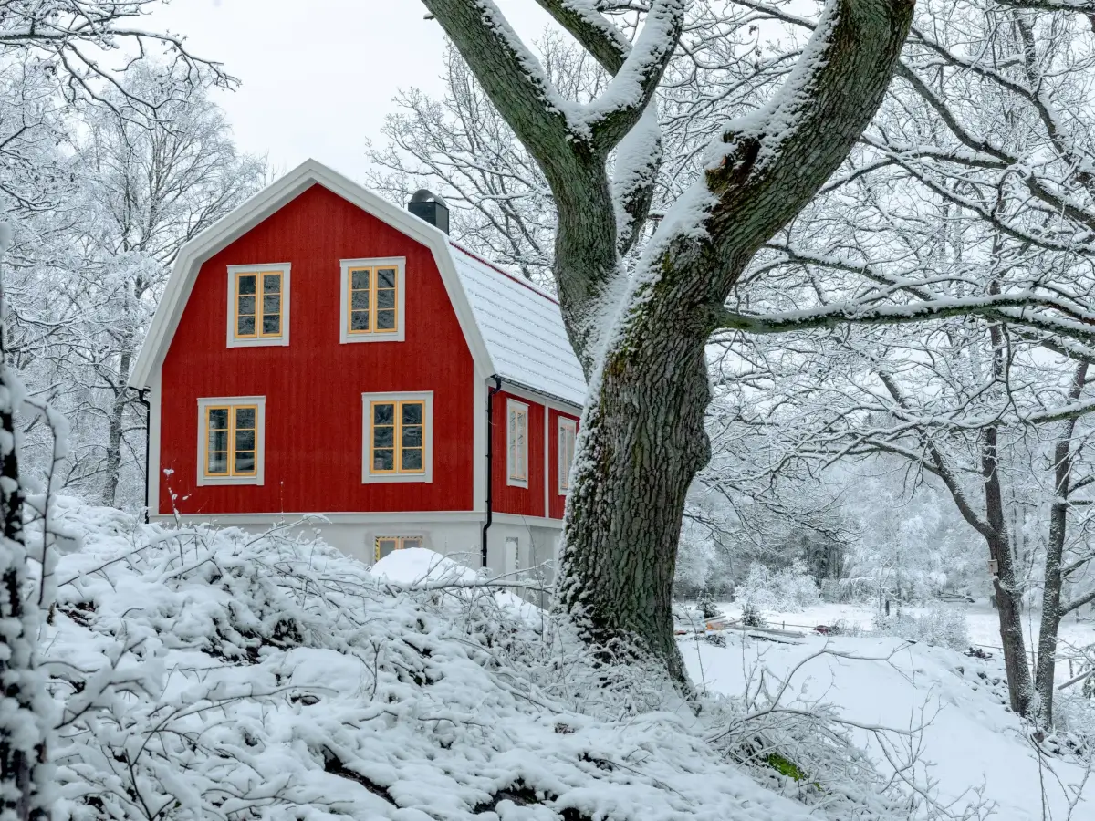 A Restored 1920s Swedish Home Set in an Idyllic Location South of Stockholm 3 renovated-1920s-swedish-house-surrounded-by-nature