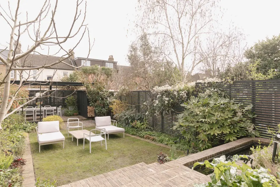 Exposed Beams and Brickwork in an Extended London Period House 35 renovated-extended-victorian-house-london