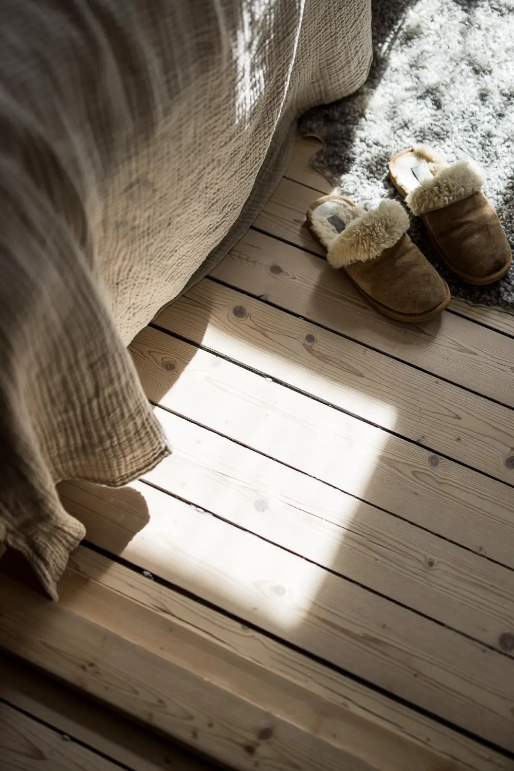A Green Kitchen, Period Elements, and Jotun Colors in a Small Corner Apartment 19 renovated-late-19th-century-corner-apartment-gothenburg-nordroom