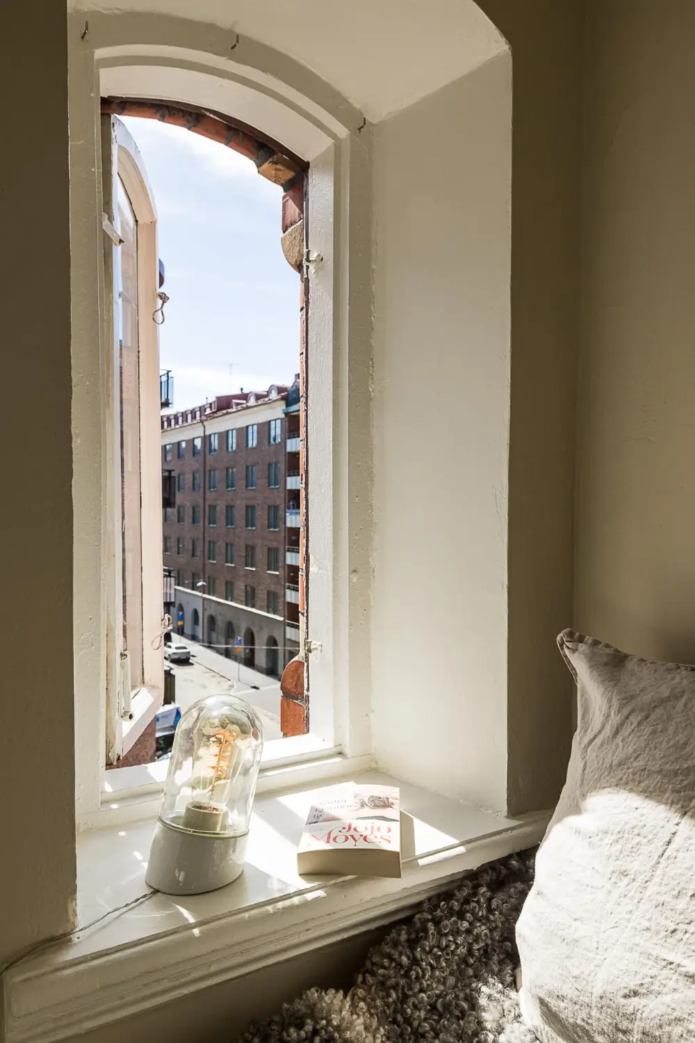 A Green Kitchen, Period Elements, and Jotun Colors in a Small Corner Apartment 21 renovated-late-19th-century-corner-apartment-gothenburg-nordroom