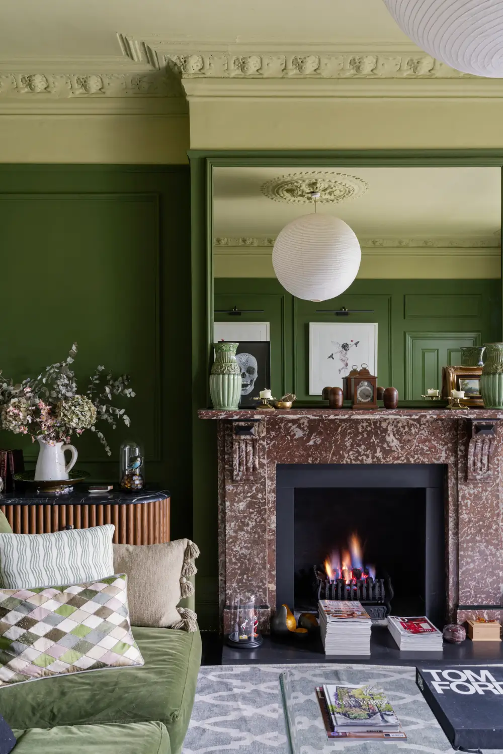 A Rich Color Scheme and Period Features in a London Garden Apartment 4 rich-colors-garden-apartment-london