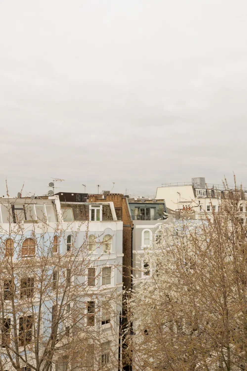 A Serene London Attic Apartment with a Roof Terrace 11 serene-attic-london-apartment-terrace-nordroom