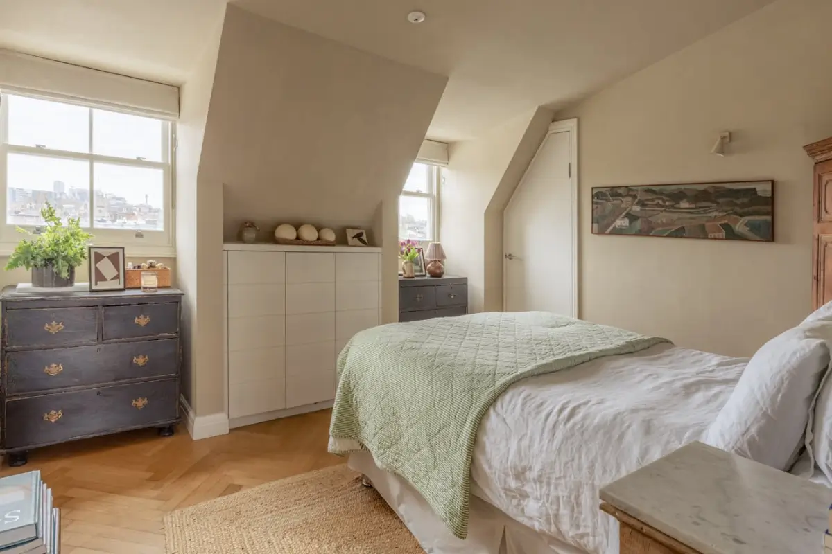 A Serene London Attic Apartment with a Roof Terrace 17 serene-attic-london-apartment-terrace-nordroom
