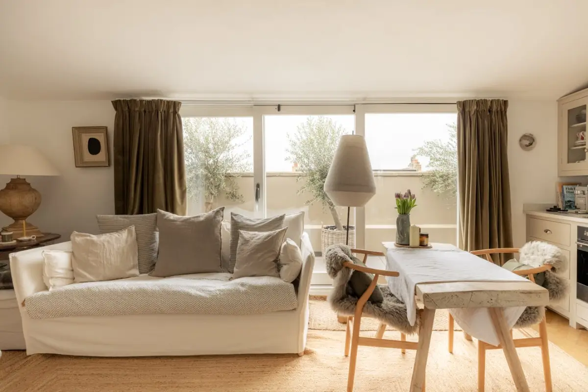 A Serene London Attic Apartment with a Roof Terrace 8 serene-attic-london-apartment-terrace-nordroom