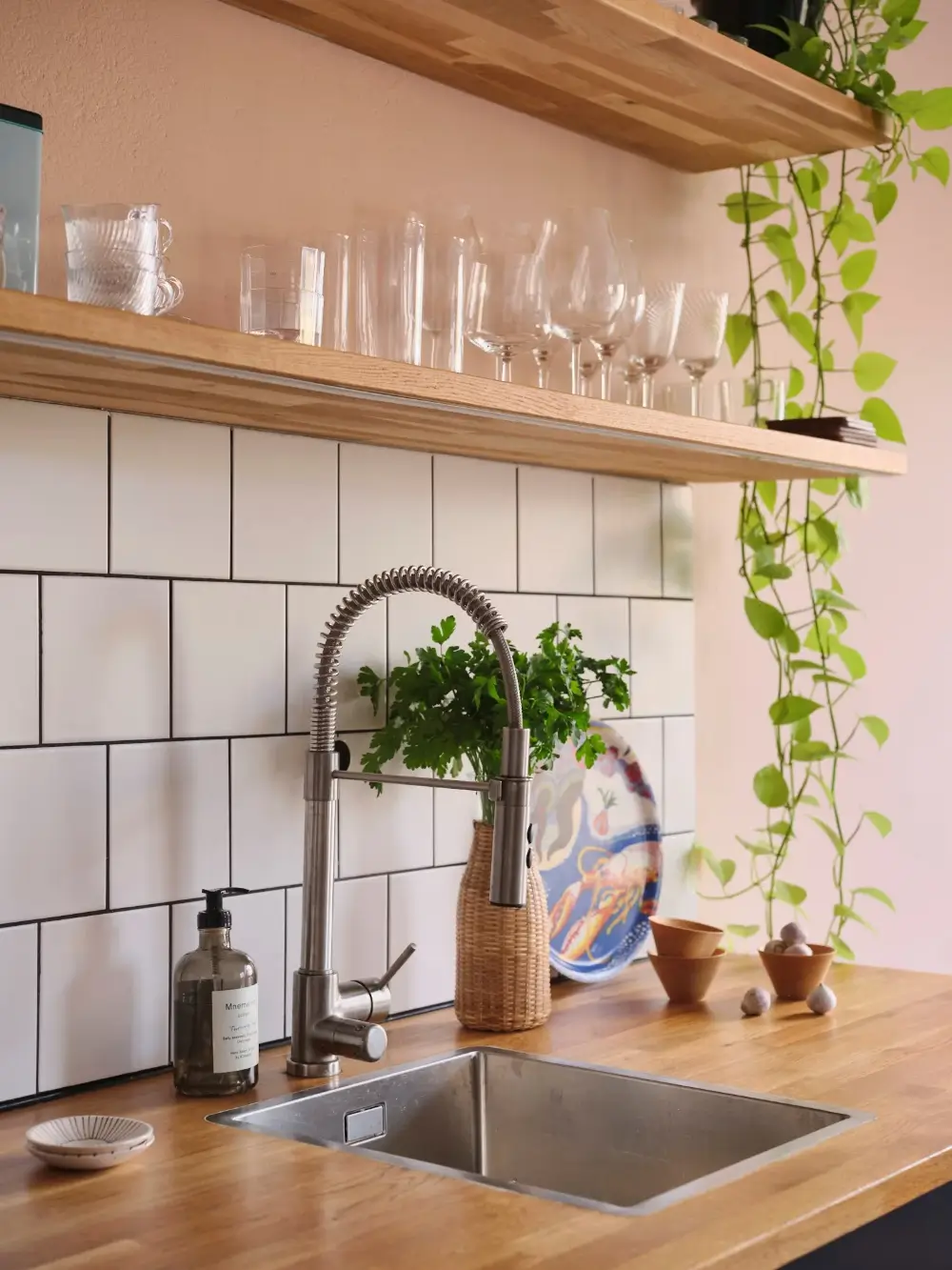 A Light 1940s Apartment with a Blue and Pink Kitchen 11 stockholm-apartment-pink-blue-kitchen-nordroom