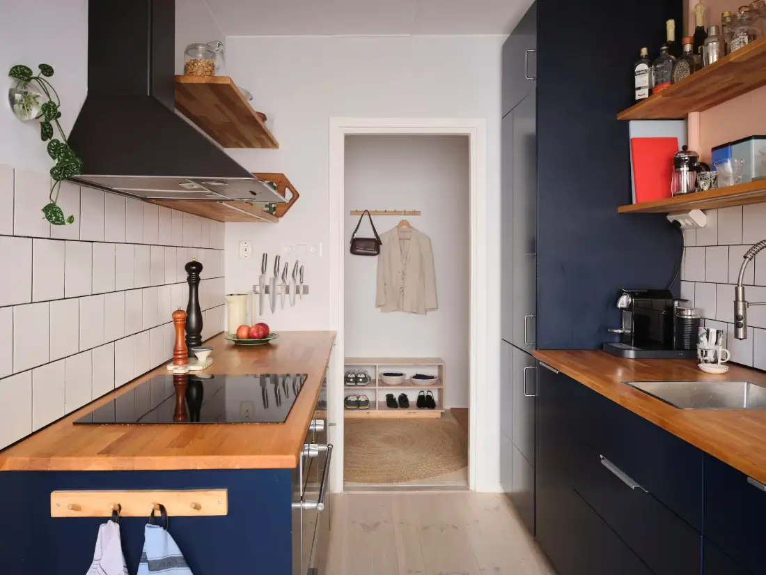 A Light 1940s Apartment with a Blue and Pink Kitchen 13 stockholm-apartment-pink-blue-kitchen-nordroom