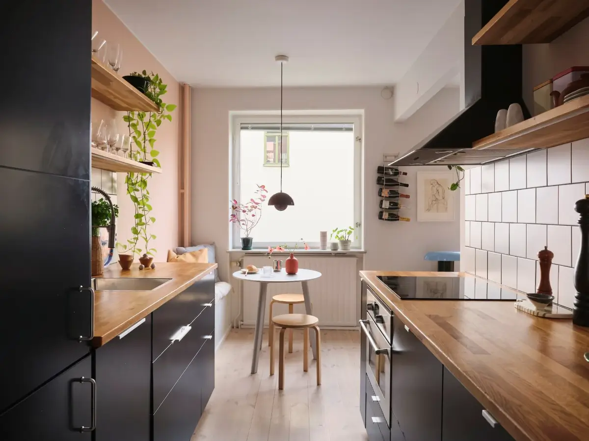 A Light 1940s Apartment with a Blue and Pink Kitchen 12 stockholm-apartment-pink-blue-kitchen-nordroom
