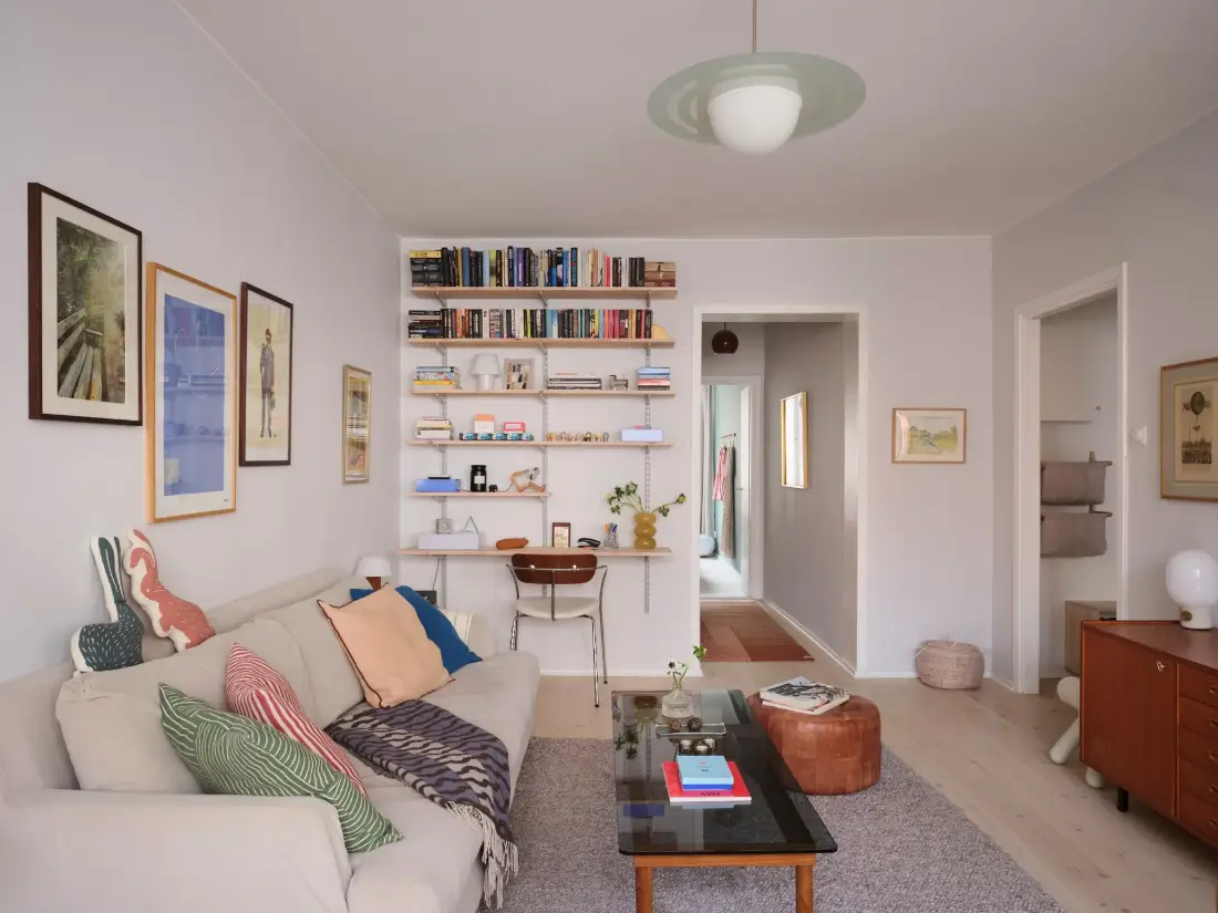 A Light 1940s Apartment with a Blue and Pink Kitchen 3 stockholm-apartment-pink-blue-kitchen-nordroom