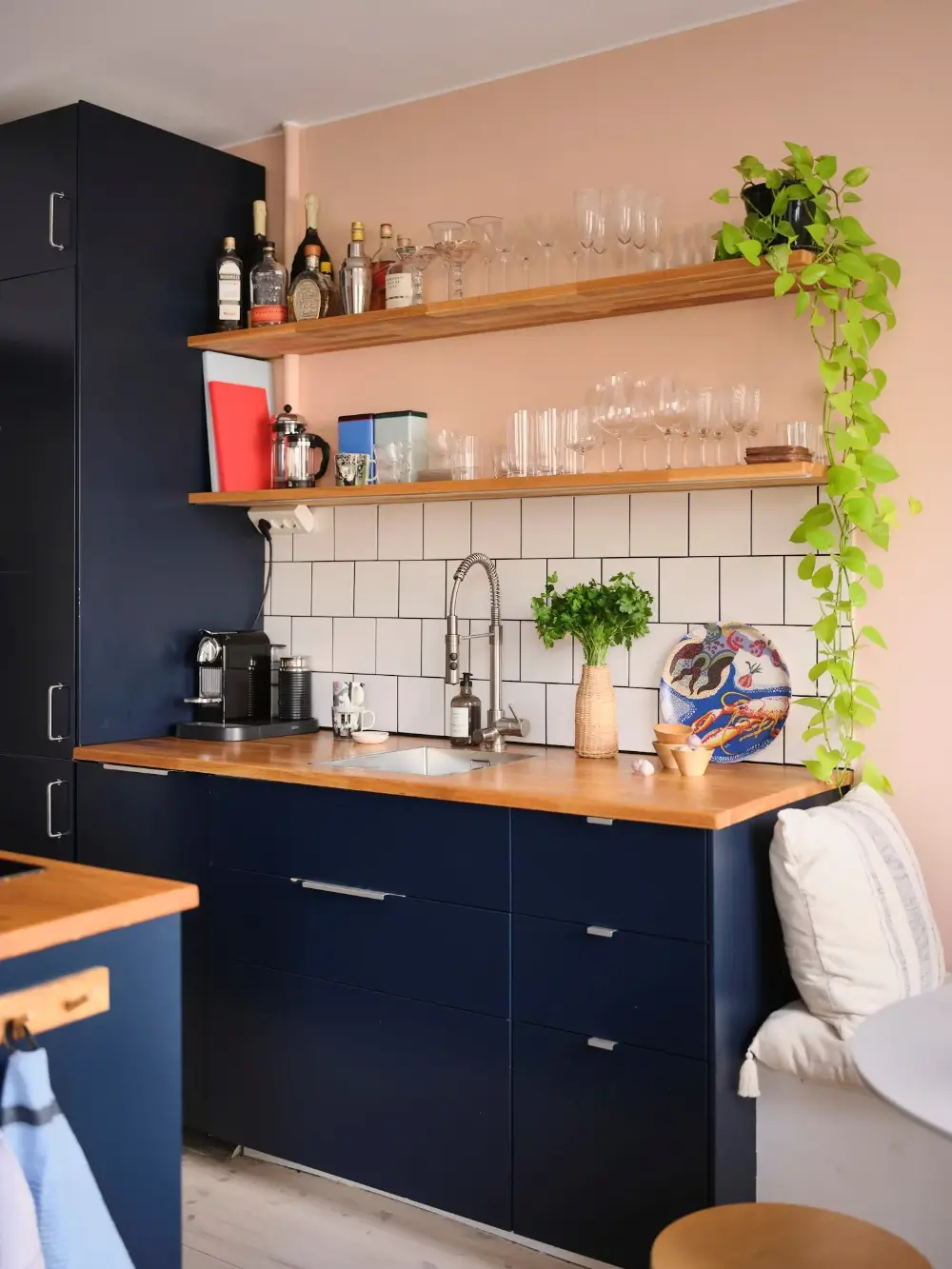 A Light 1940s Apartment with a Blue and Pink Kitchen 10 stockholm-apartment-pink-blue-kitchen-nordroom