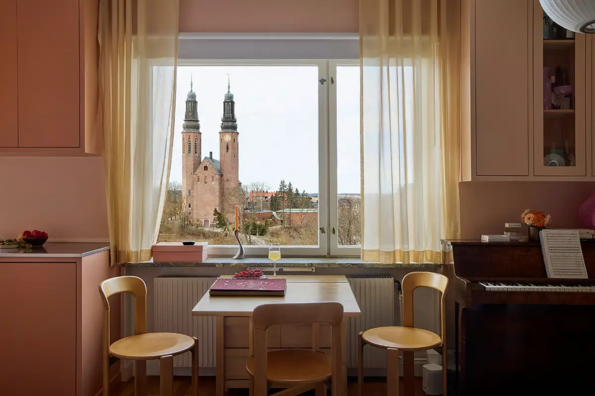 A Tiny Pink Stockholm Studio Apartment with Plenty of Storage 2 tiny-pink-studio-apartment-stockholm-nordroom